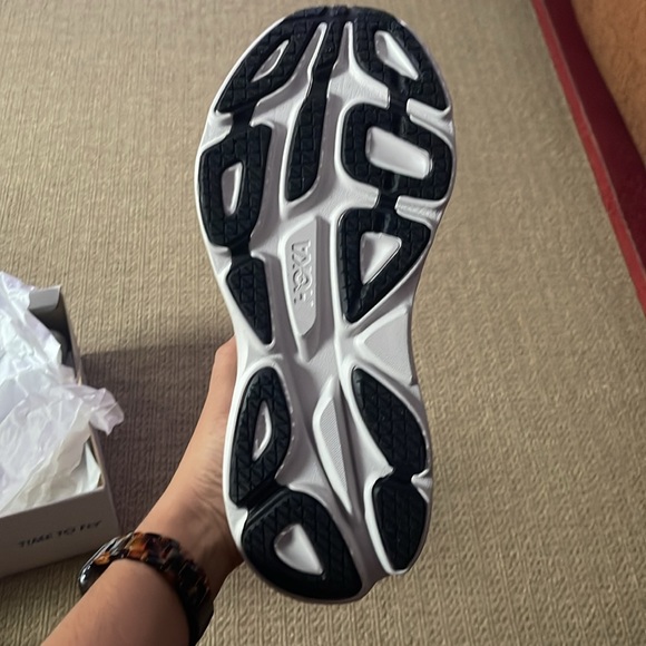 Hoka- Men’s Bondi 8 Sneakers - Picture 2 of 3